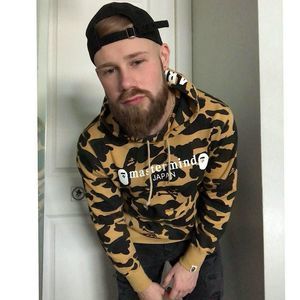 Meet your Posher, Nicholas